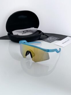 Oakley_blue_gold_9229-70