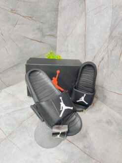 JORDAN BREAK BLACK WHITE 1038