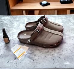 CROCS YUKOON FOR MEN'S  ( BROWN )